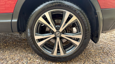 Nissan Qashqai 1.3 DiG-T N-Connecta 5dr Petrol Hatchback